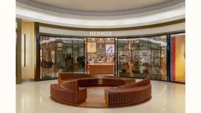 hermes roosevelt field ny.